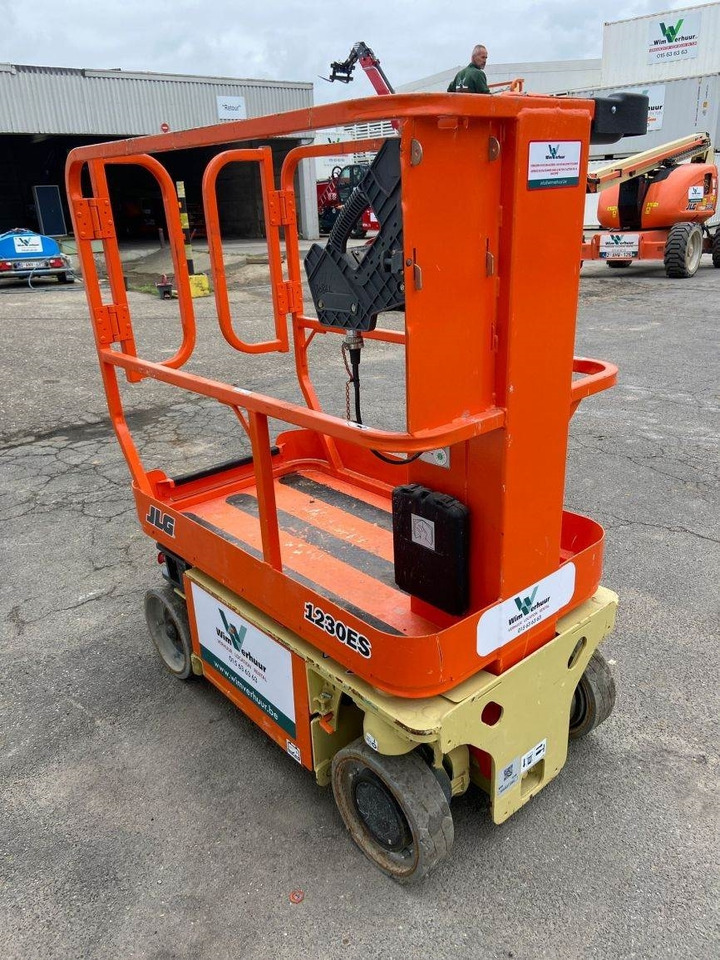JLG 1230 ES (10150) - Scissor lifts: gambar 4 JLG 1230 ES (10150) - Scissor lifts: gambar 4