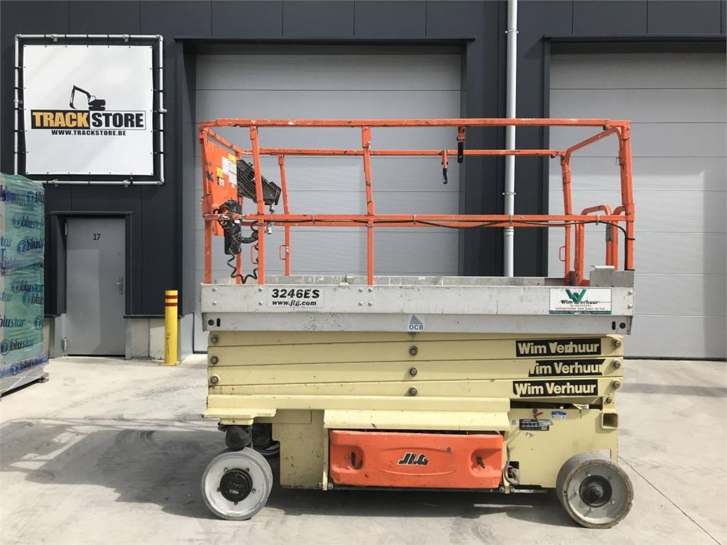 JLG 3246ES (1240) - Scissor lifts: gambar 1 JLG 3246ES (1240) - Scissor lifts: gambar 1