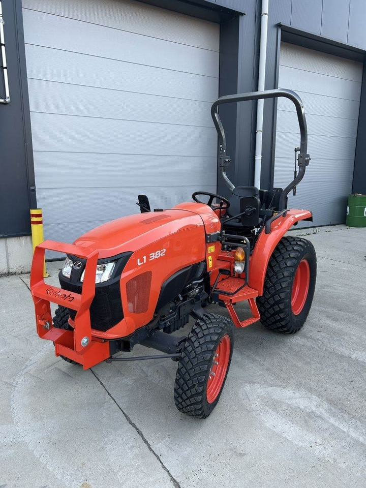 Kubota L1-382 (5278) - Traktor kota: gambar 3 Kubota L1-382 (5278) - Traktor kota: gambar 3