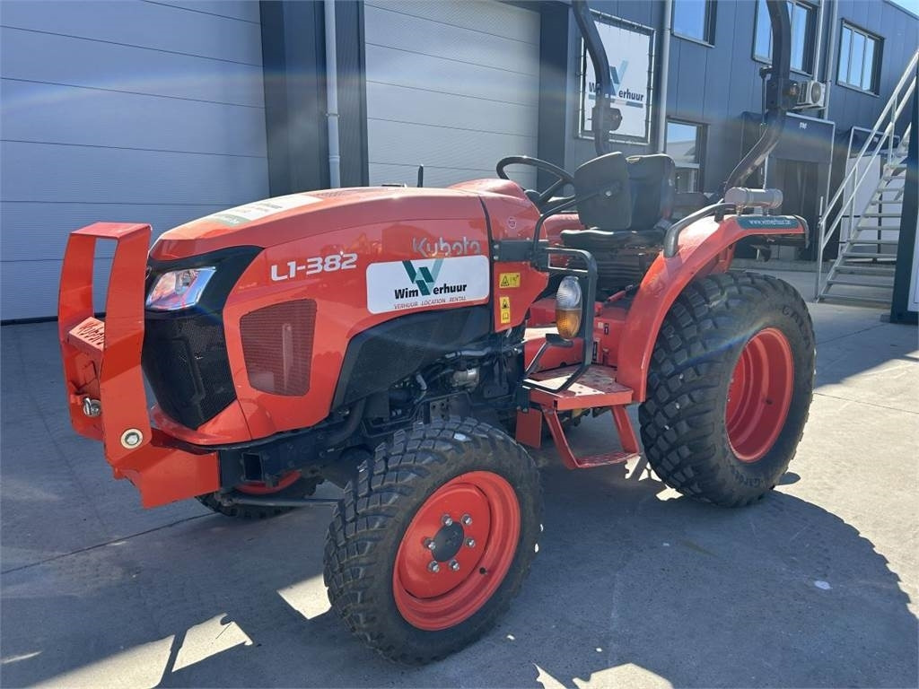 Kubota L1-382 (5283) - Traktor kota: gambar 2 Kubota L1-382 (5283) - Traktor kota: gambar 2
