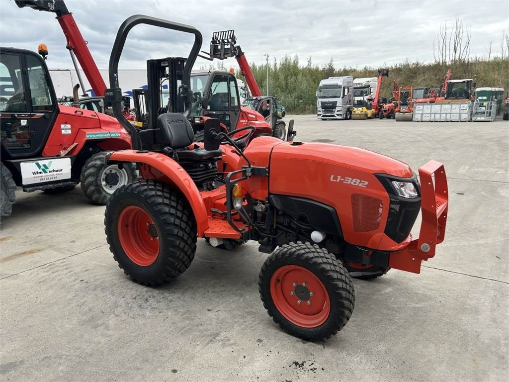Kubota L1-382 (7325) - Traktor kota: gambar 2 Kubota L1-382 (7325) - Traktor kota: gambar 2