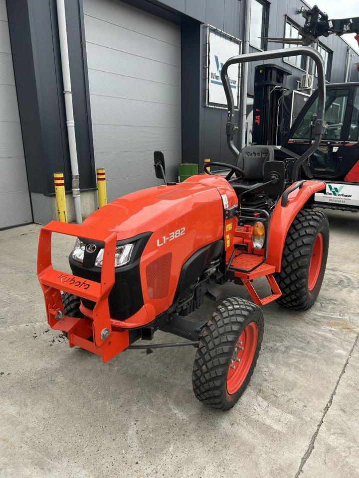 Kubota L1-382 (7325) - Traktor kota: gambar 5 Kubota L1-382 (7325) - Traktor kota: gambar 5