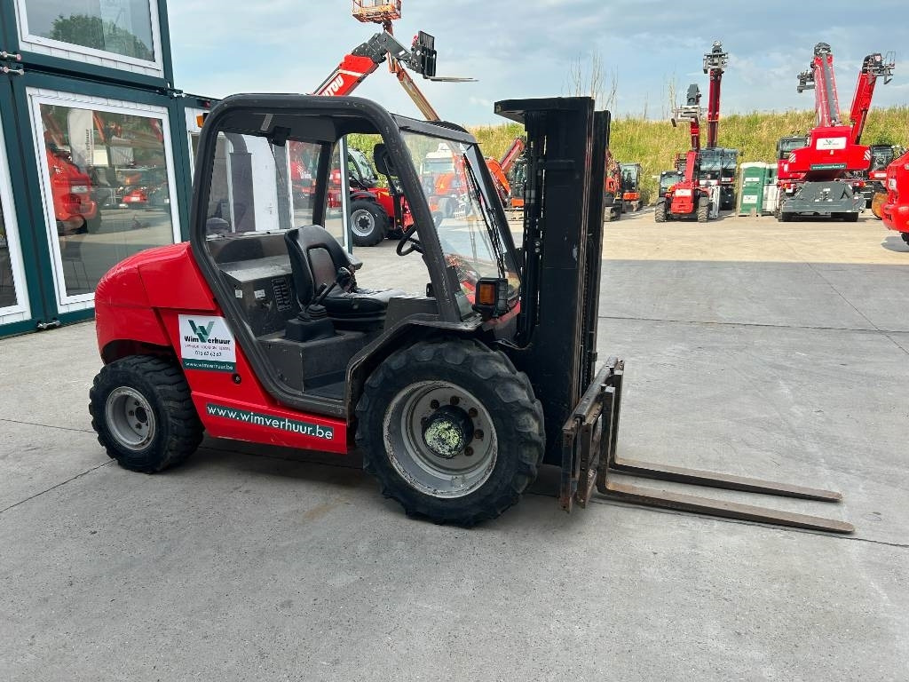 Manitou MH 25.4 - Forklift medan kasar: gambar 4 Manitou MH 25.4 - Forklift medan kasar: gambar 4