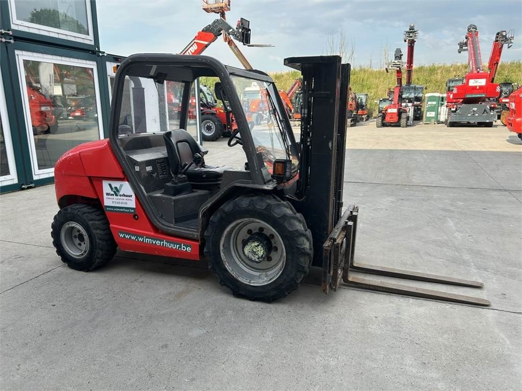 Manitou MH25-4 - Forklift medan kasar: gambar 2 Manitou MH25-4 - Forklift medan kasar: gambar 2