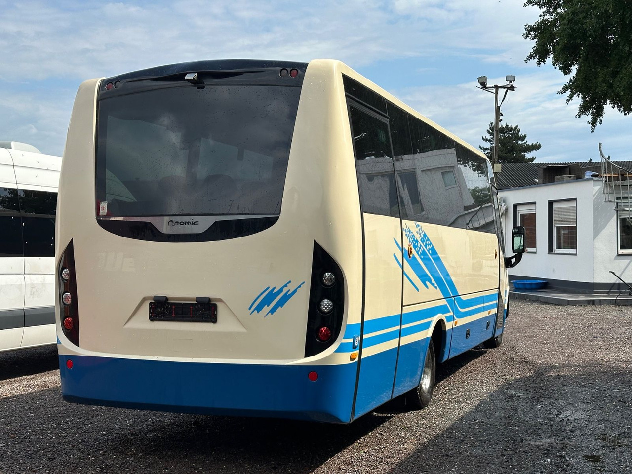 Iveco AN21 Atomic(MotorNeu*7.2t*Hecknied)Rapido Rosero - Bus mini, Van penumpang: gambar 2 Iveco AN21 Atomic(MotorNeu*7.2t*Hecknied)Rapido Rosero - Bus mini, Van penumpang: gambar 2