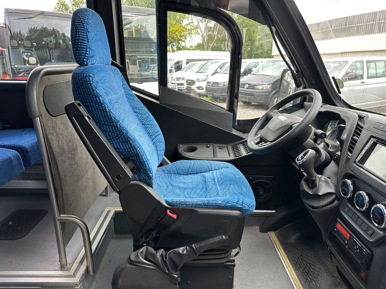 Iveco AN21 Atomic(MotorNeu*7.2t*Hecknied)Rapido Rosero - Bus mini, Van penumpang: gambar 4 Iveco AN21 Atomic(MotorNeu*7.2t*Hecknied)Rapido Rosero - Bus mini, Van penumpang: gambar 4