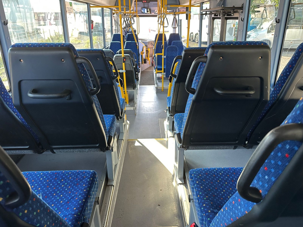 Bus kota Iveco Irisbus Crossway LE SFR 162 *AC*100 km/h*Schalt: gambar 18 Bus kota Iveco Irisbus Crossway LE SFR 162 *AC*100 km/h*Schalt: gambar 18