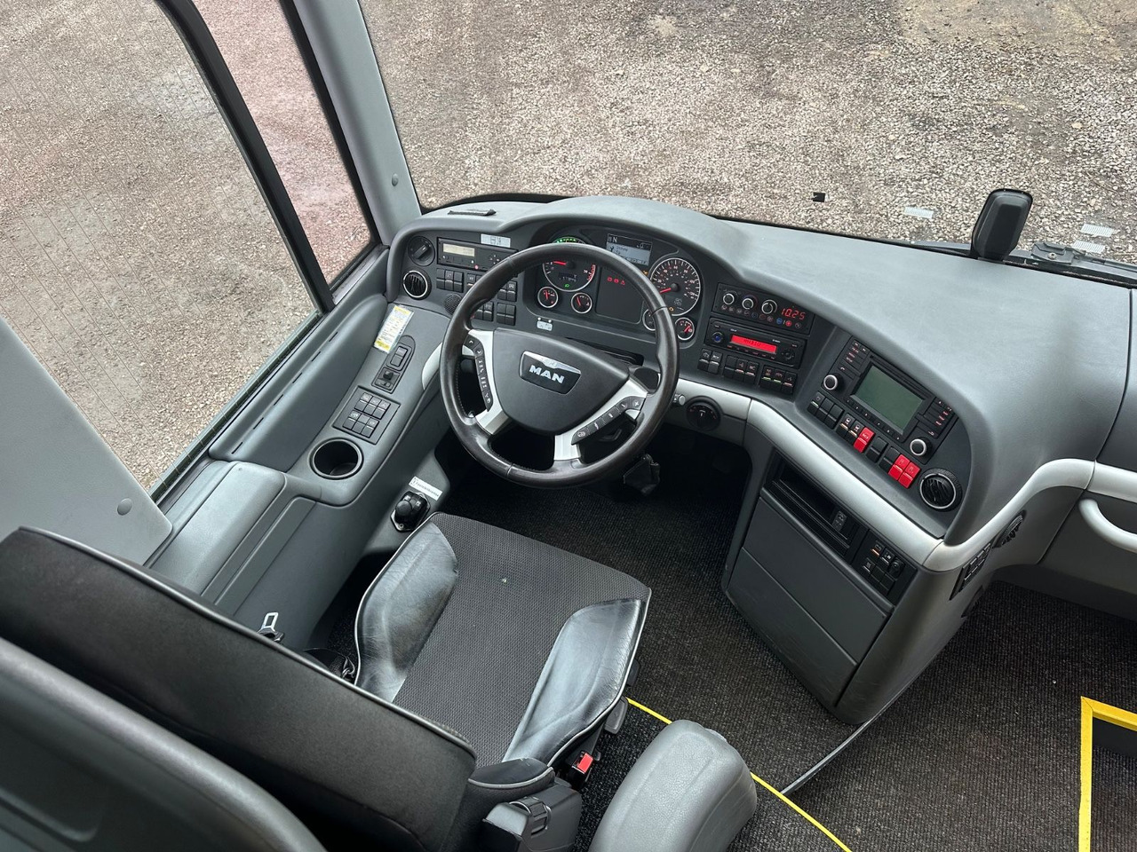 MAN R09 Lions Coach C (DE-Bus*Euro 6) - Bus pariwisata: gambar 4 MAN R09 Lions Coach C (DE-Bus*Euro 6) - Bus pariwisata: gambar 4