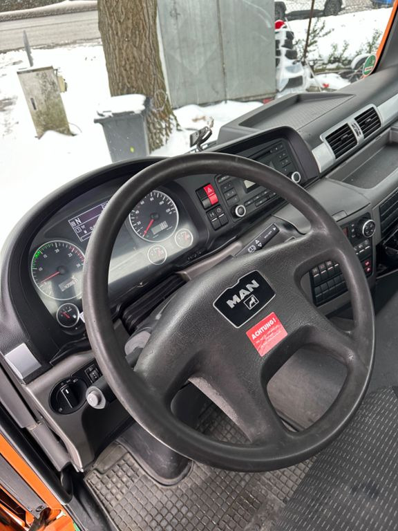 MAN TGS 26.400 6X2-2 BL Meille RK 20.70 Absetzkipper MAN TGS 26.400 6X2-2 BL Meille RK 20.70 Absetzkipper - Truk skip loader: gambar 3 MAN TGS 26.400 6X2-2 BL Meille RK 20.70 Absetzkipper MAN TGS 26.400 6X2-2 BL Meille RK 20.70 Absetzkipper - Truk skip loader: gambar 3