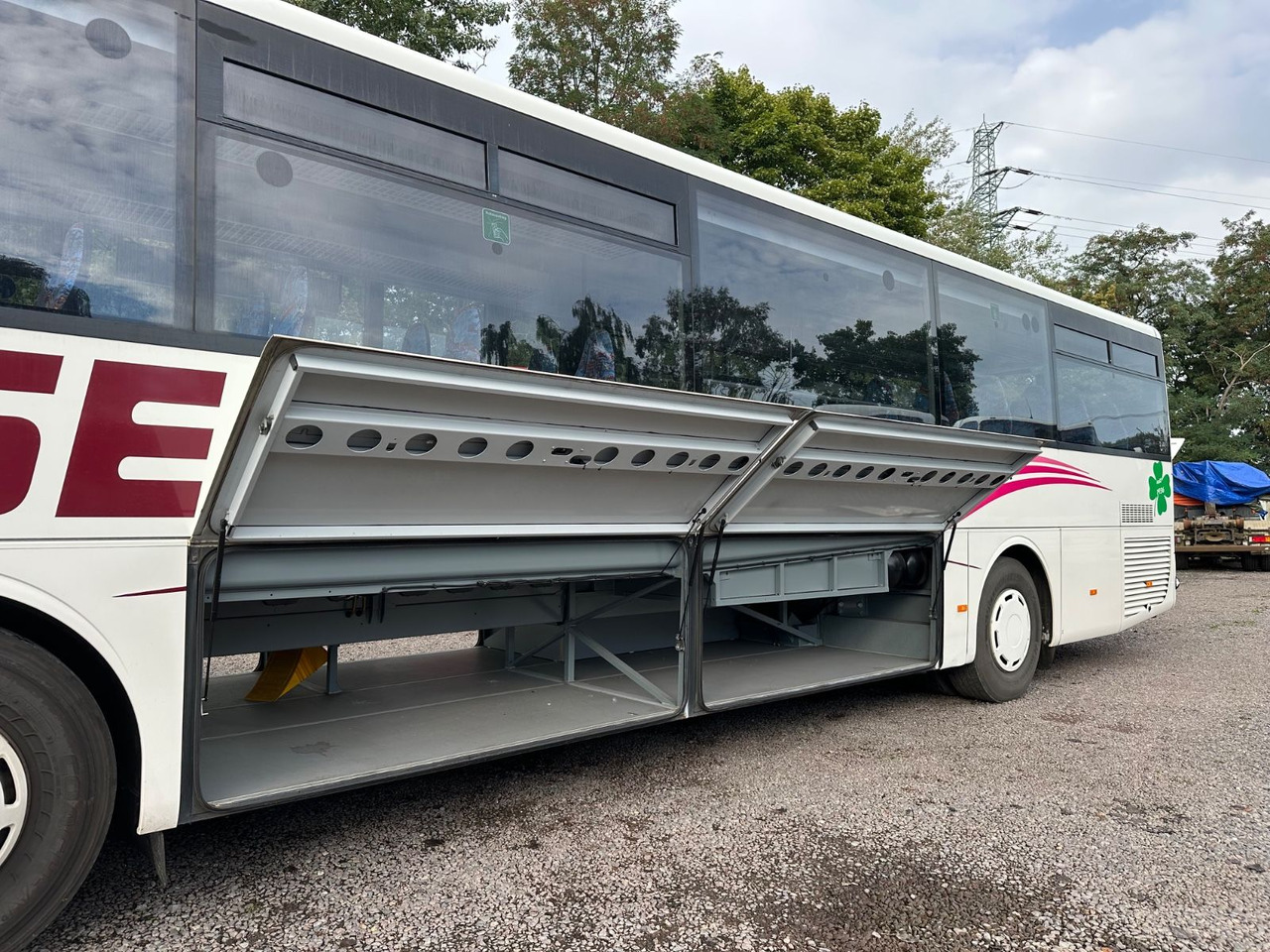 Mercedes-Benz O560 Intouro (EEV*Schalt) - Bus pinggiran kota: gambar 4 Mercedes-Benz O560 Intouro (EEV*Schalt) - Bus pinggiran kota: gambar 4