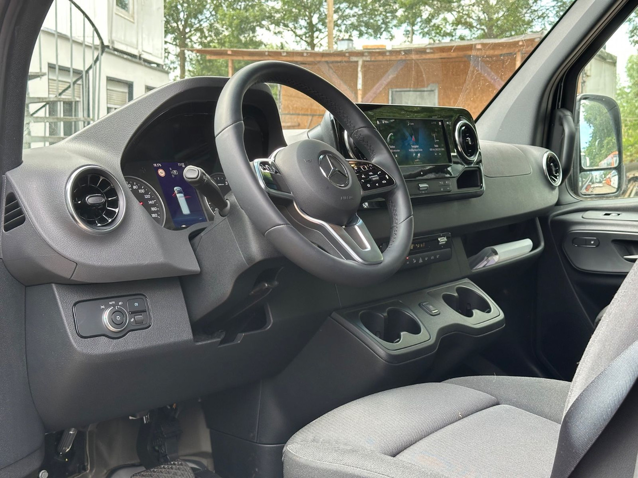 Mercedes-Benz Sprinter 519 CDi 4x4 H+L 360° Cam.*Navi*253.4 Km - Bus mini, Van penumpang: gambar 4 Mercedes-Benz Sprinter 519 CDi 4x4 H+L 360° Cam.*Navi*253.4 Km - Bus mini, Van penumpang: gambar 4