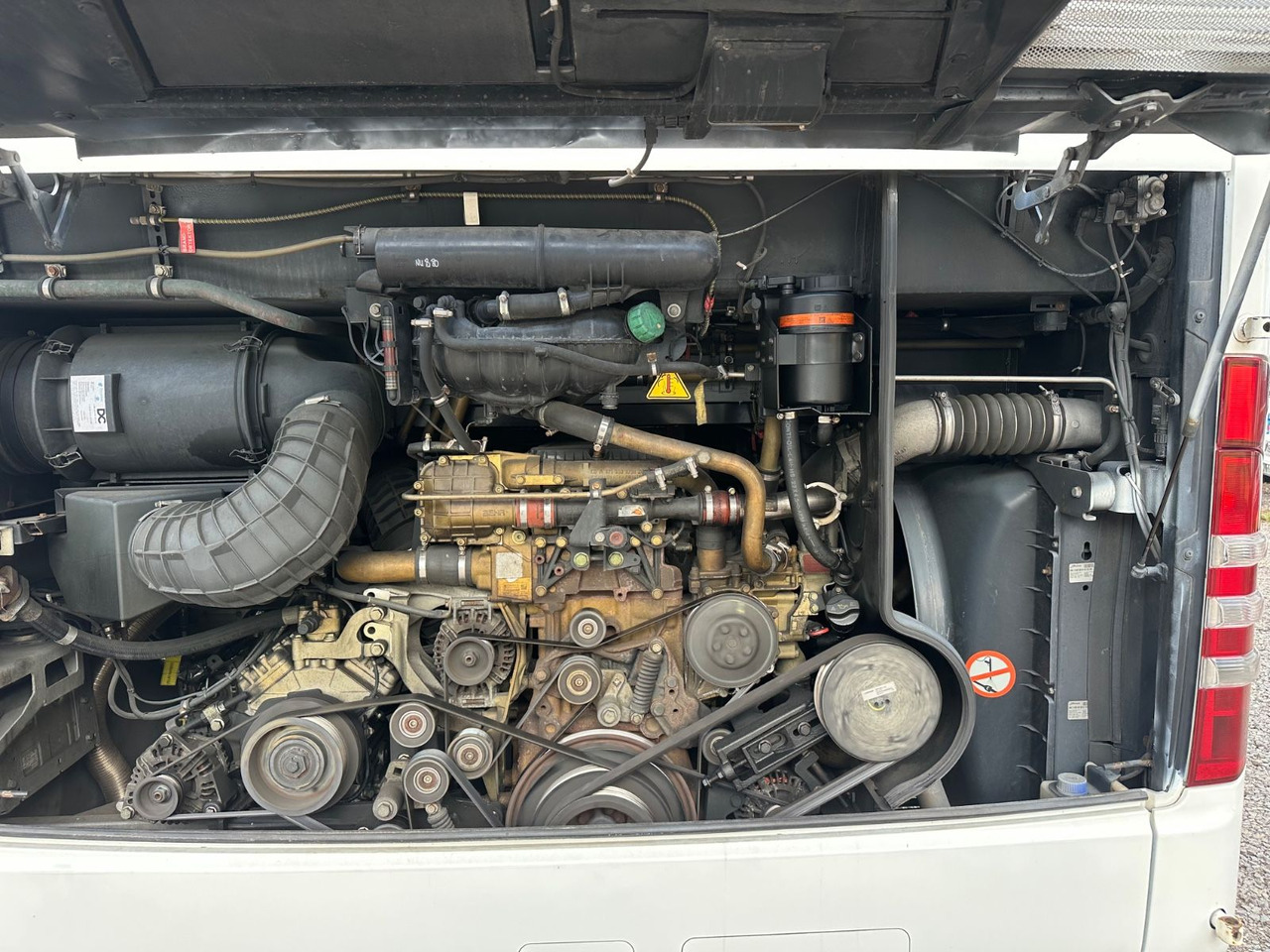 Mercedes-Benz Travego O580 16 RHD-M (LuxLine*Euro 6*TOP*DE) - Bus pariwisata: gambar 5 Mercedes-Benz Travego O580 16 RHD-M (LuxLine*Euro 6*TOP*DE) - Bus pariwisata: gambar 5