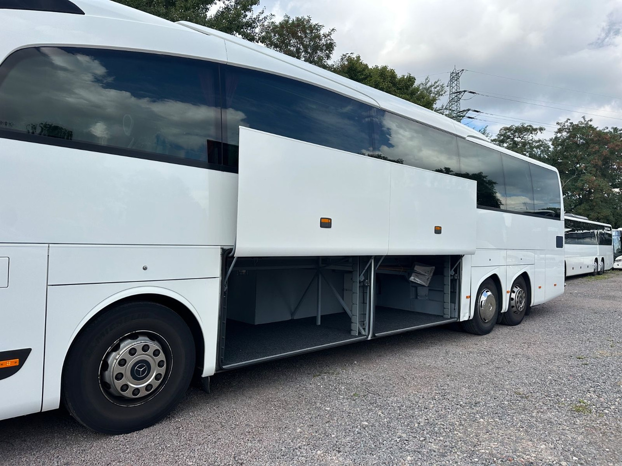 Mercedes-Benz Travego O580 16 RHD-M (LuxLine*Euro 6*TOP*DE) - Bus pariwisata: gambar 3 Mercedes-Benz Travego O580 16 RHD-M (LuxLine*Euro 6*TOP*DE) - Bus pariwisata: gambar 3