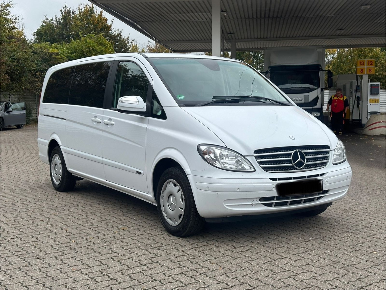 Mercedes-Benz Viano 2.2 CDI AMBIENTE extralang (Autom*133 tKm) - Van penumpang: gambar 1 Mercedes-Benz Viano 2.2 CDI AMBIENTE extralang (Autom*133 tKm) - Van penumpang: gambar 1