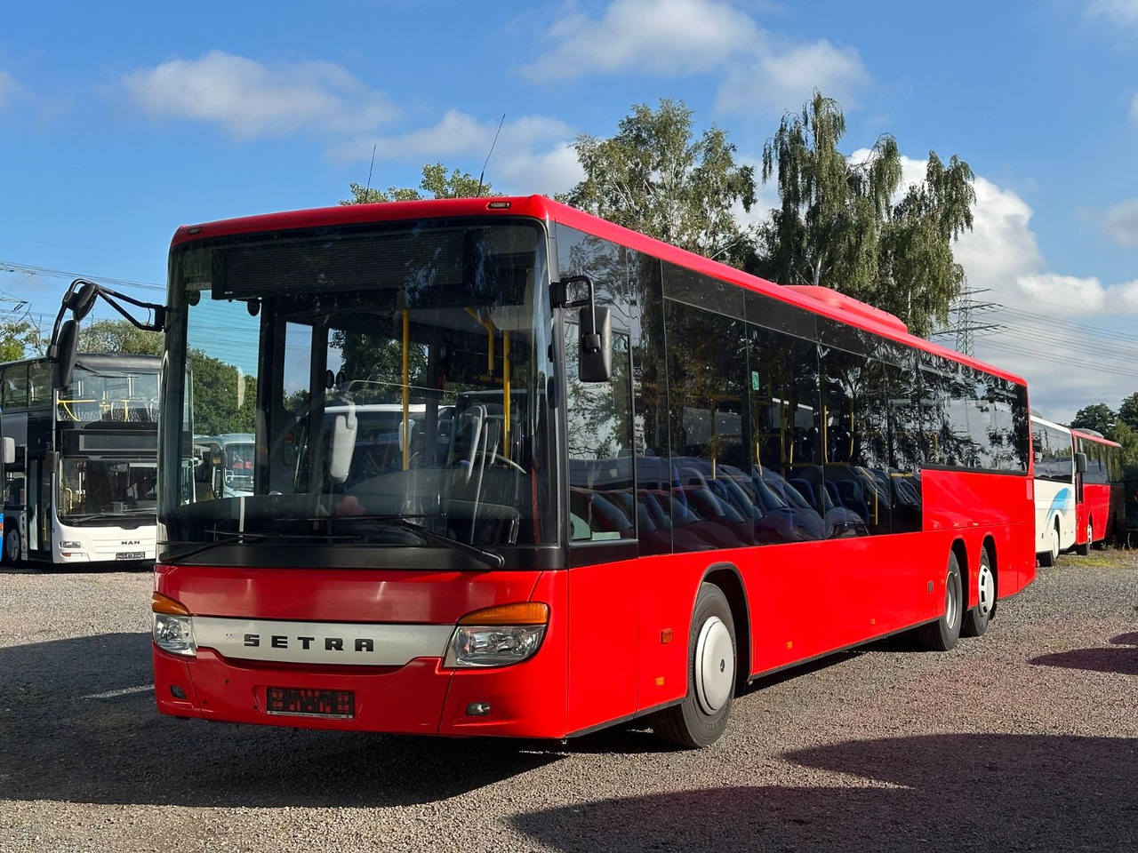 Setra S 418 LE Business (58 Sitze*367 tKm*TOP) - Bus kota: gambar 1 Setra S 418 LE Business (58 Sitze*367 tKm*TOP) - Bus kota: gambar 1