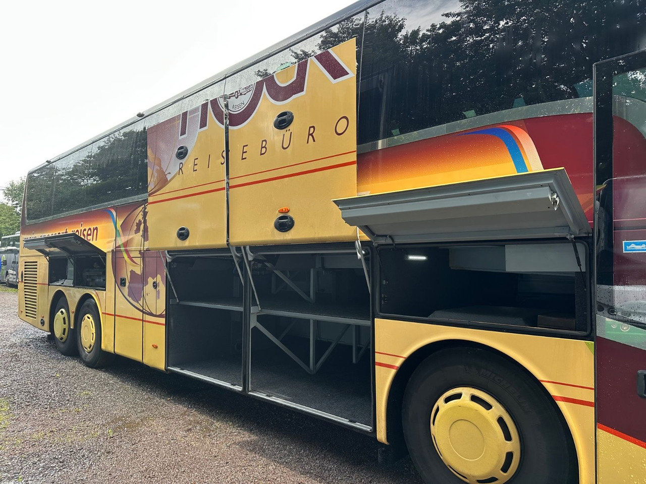Bus pariwisata Vanhool TX16 Astron (TOP) 417 HDH/ 517 HDH: gambar 11